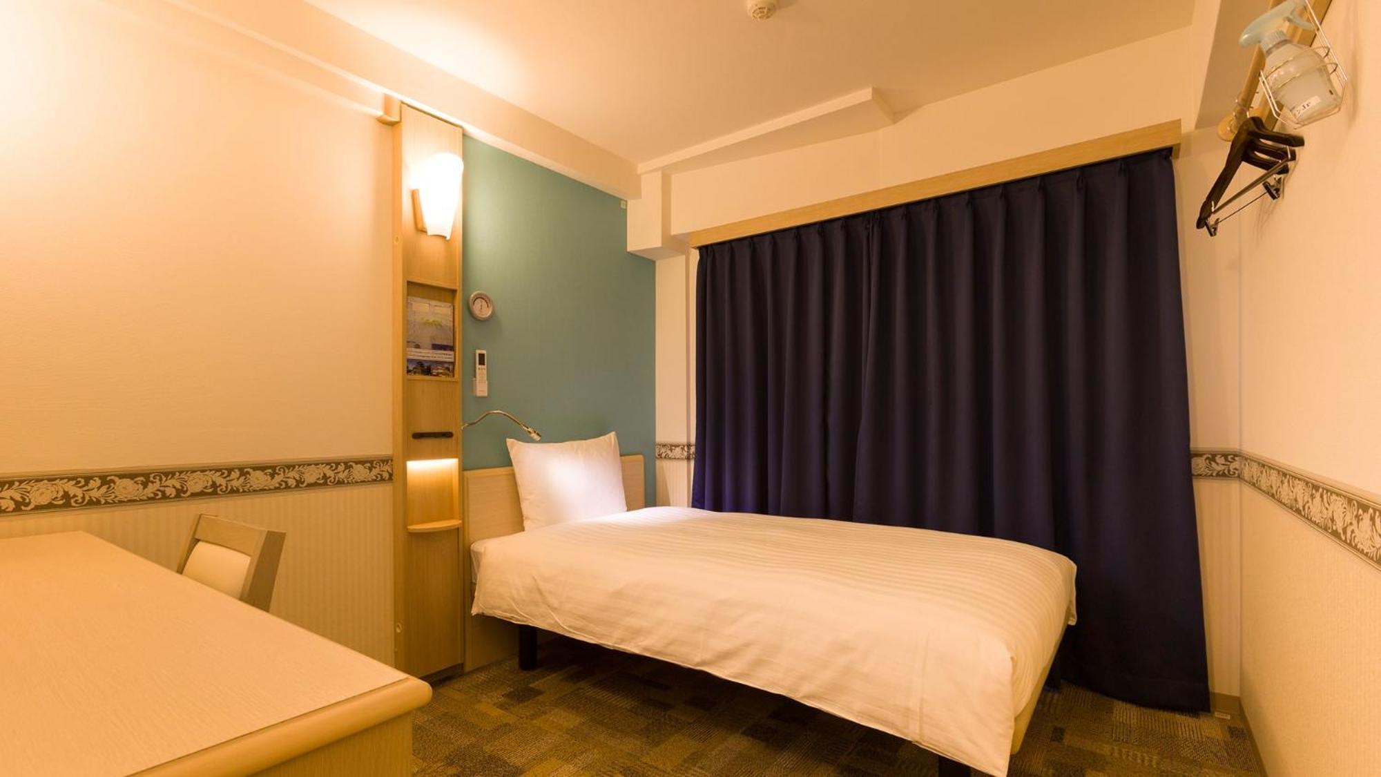 Toyoko Inn Saitama Misato Ekimae Номер фото